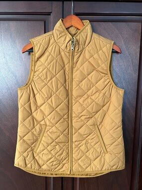 Old Navy Quilted Sleeveless Vest in Mustard Yellow